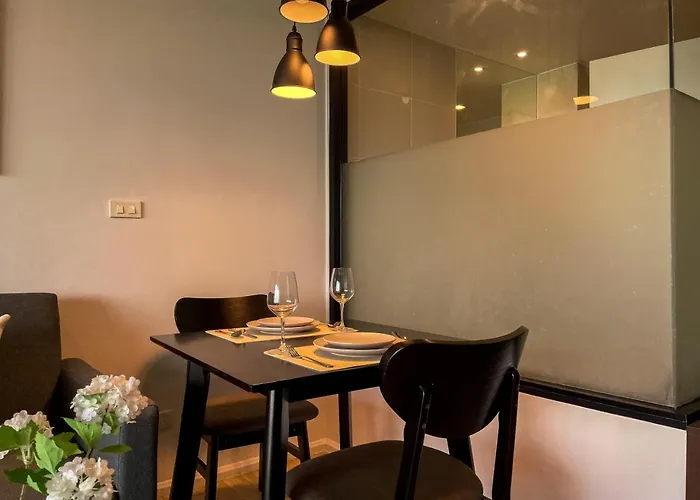 Expansive Modern - Bts Phrom Phong - Ultra Fast Wifi 度假居